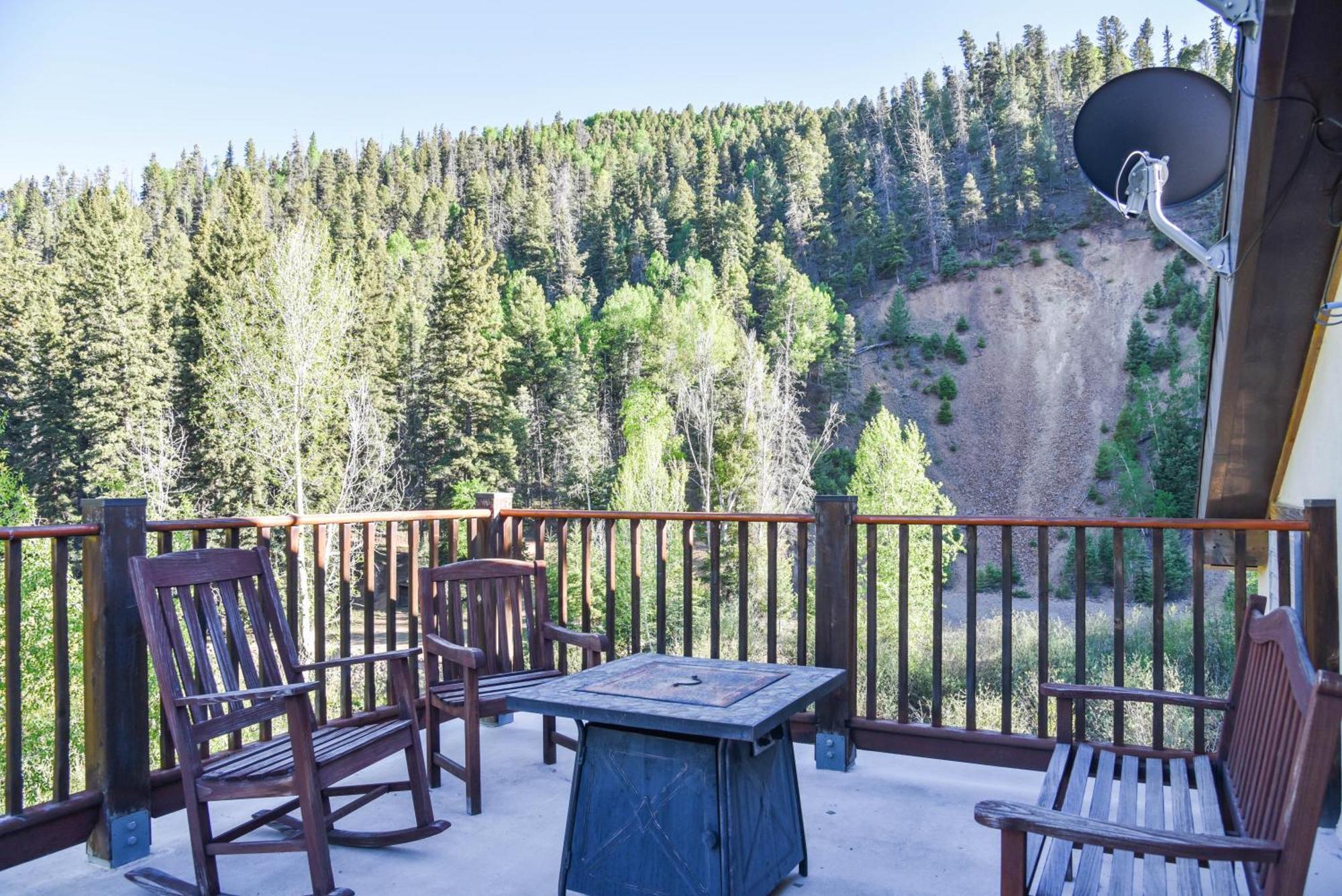 River Lyric Lodge - Formerly Double Dog Red River Esterno foto