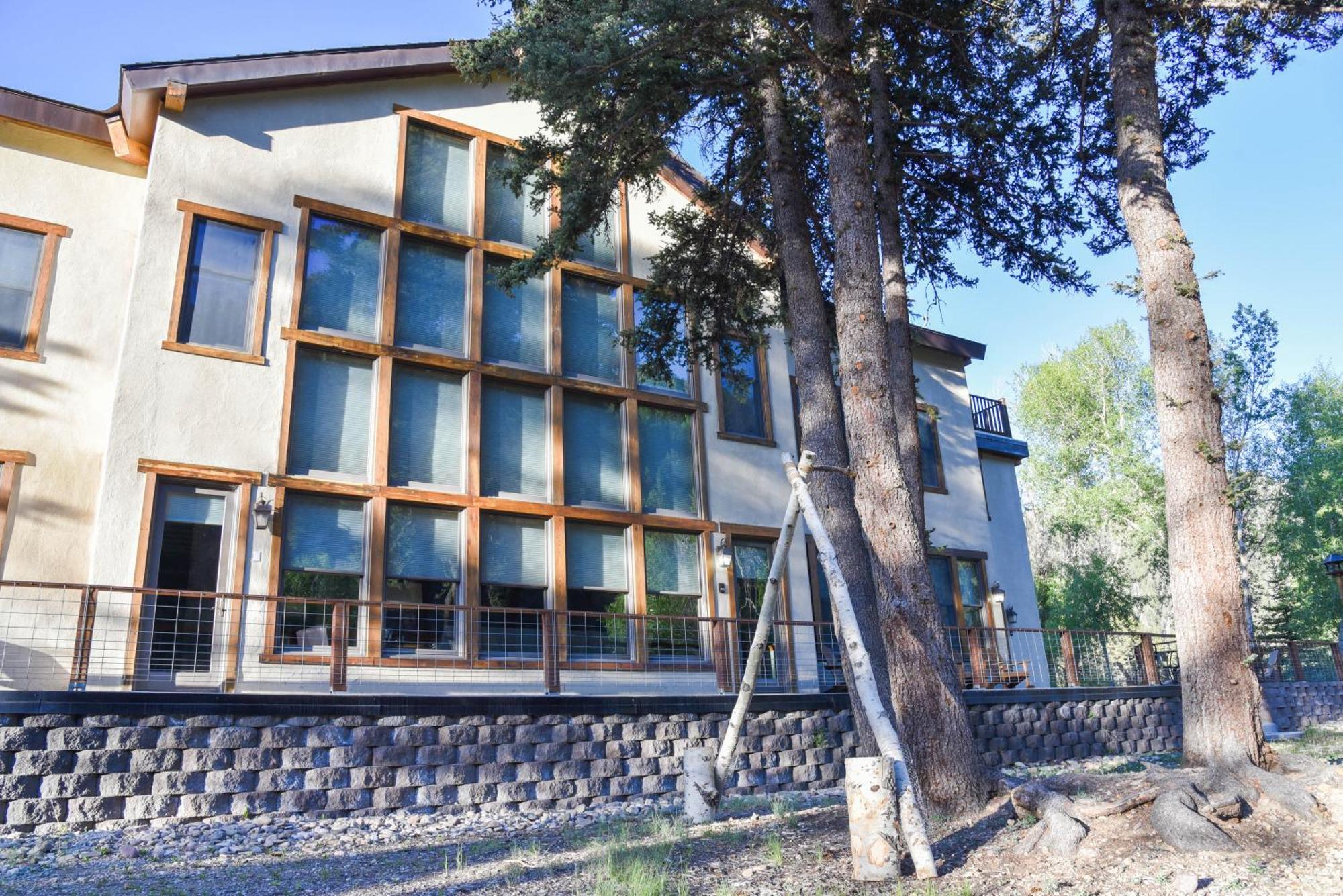 River Lyric Lodge - Formerly Double Dog Red River Esterno foto