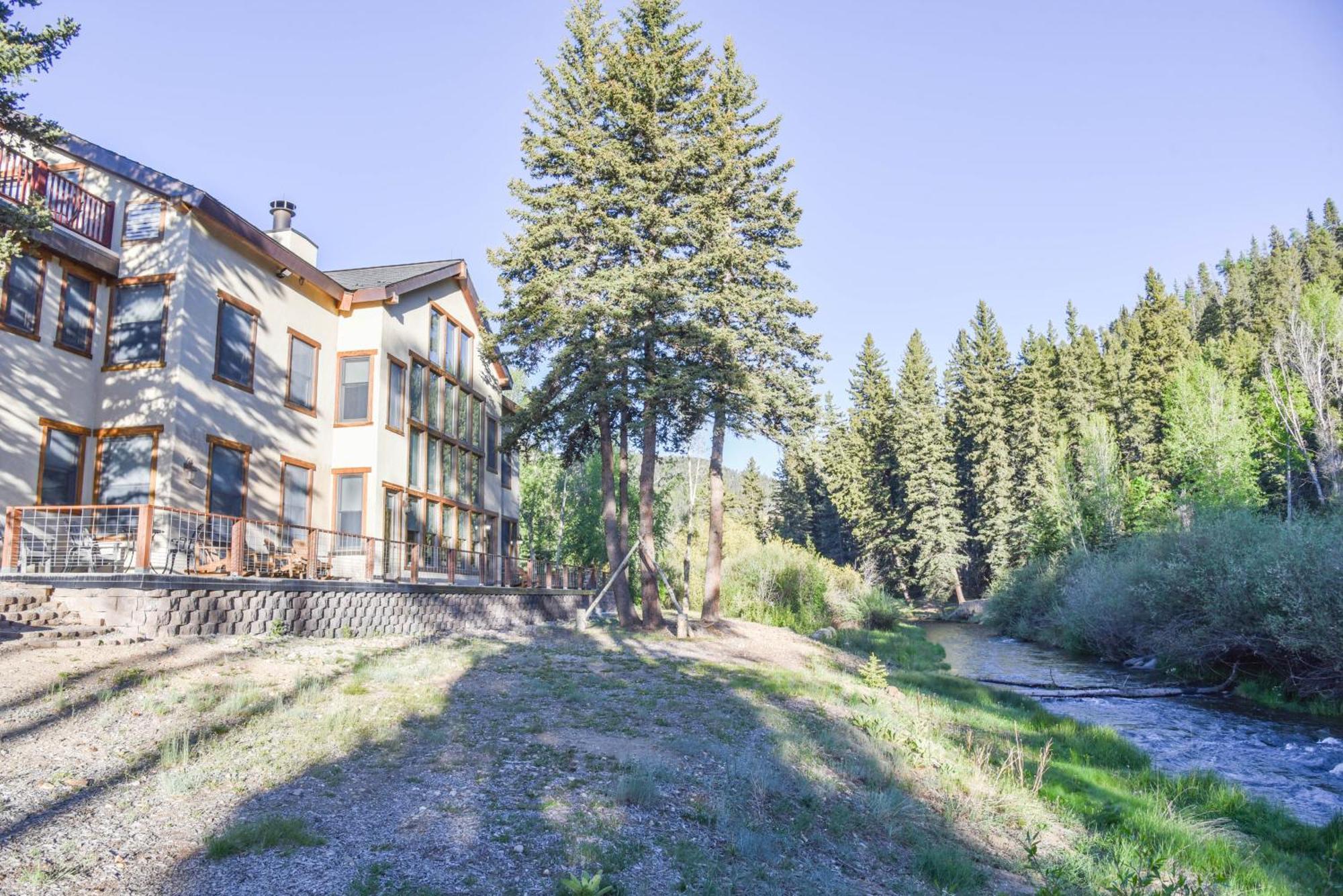 River Lyric Lodge - Formerly Double Dog Red River Esterno foto